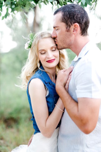 It's one year later and their first wedding anniversary photoshoot is perfect! Photos: D'amor Photography