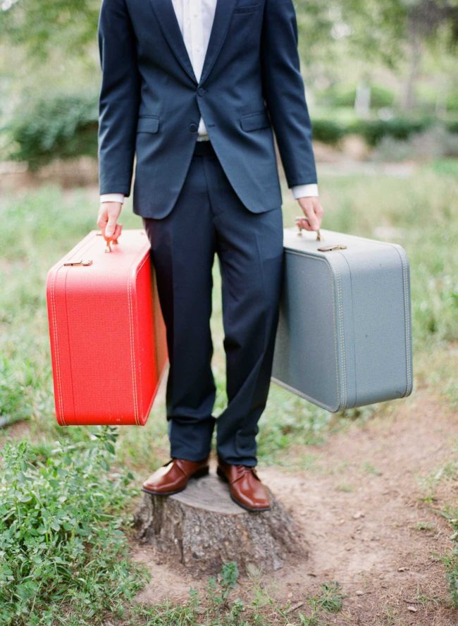 The cutest Travel Themed Engagement Photo Ideas by Bowtie and Bloom