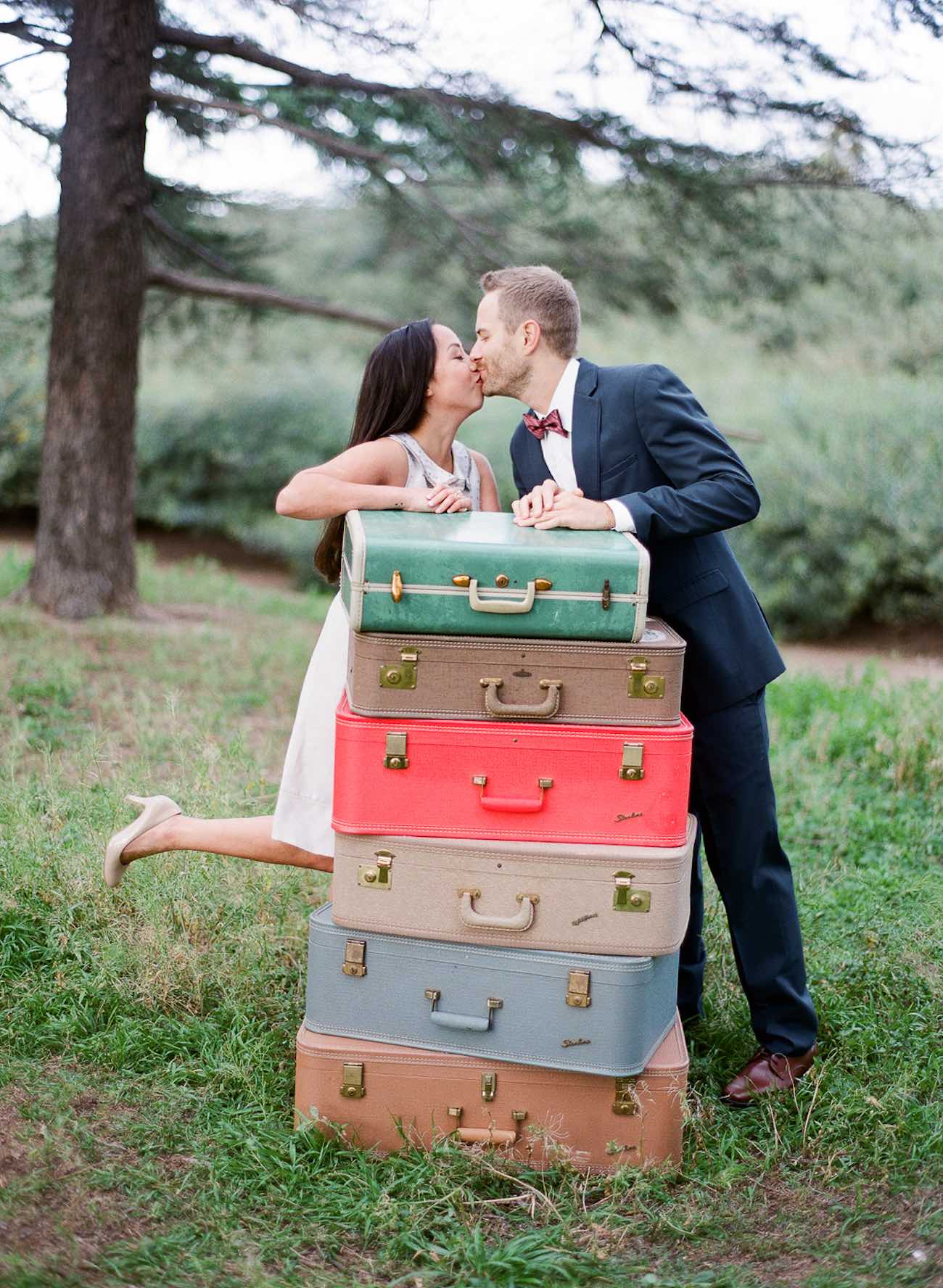 The cutest Travel Themed Engagement Photo Ideas by Bowtie and Bloom
