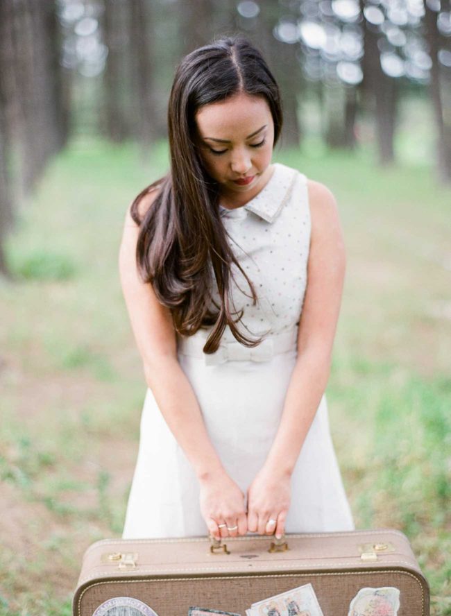 The cutest Travel Themed Engagement Photo Ideas by Bowtie and Bloom