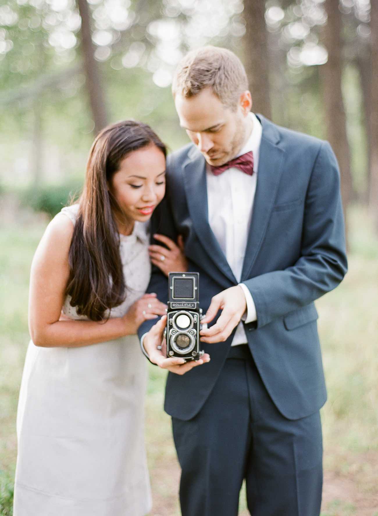 The cutest Travel Themed Engagement Photo Ideas by Bowtie and Bloom