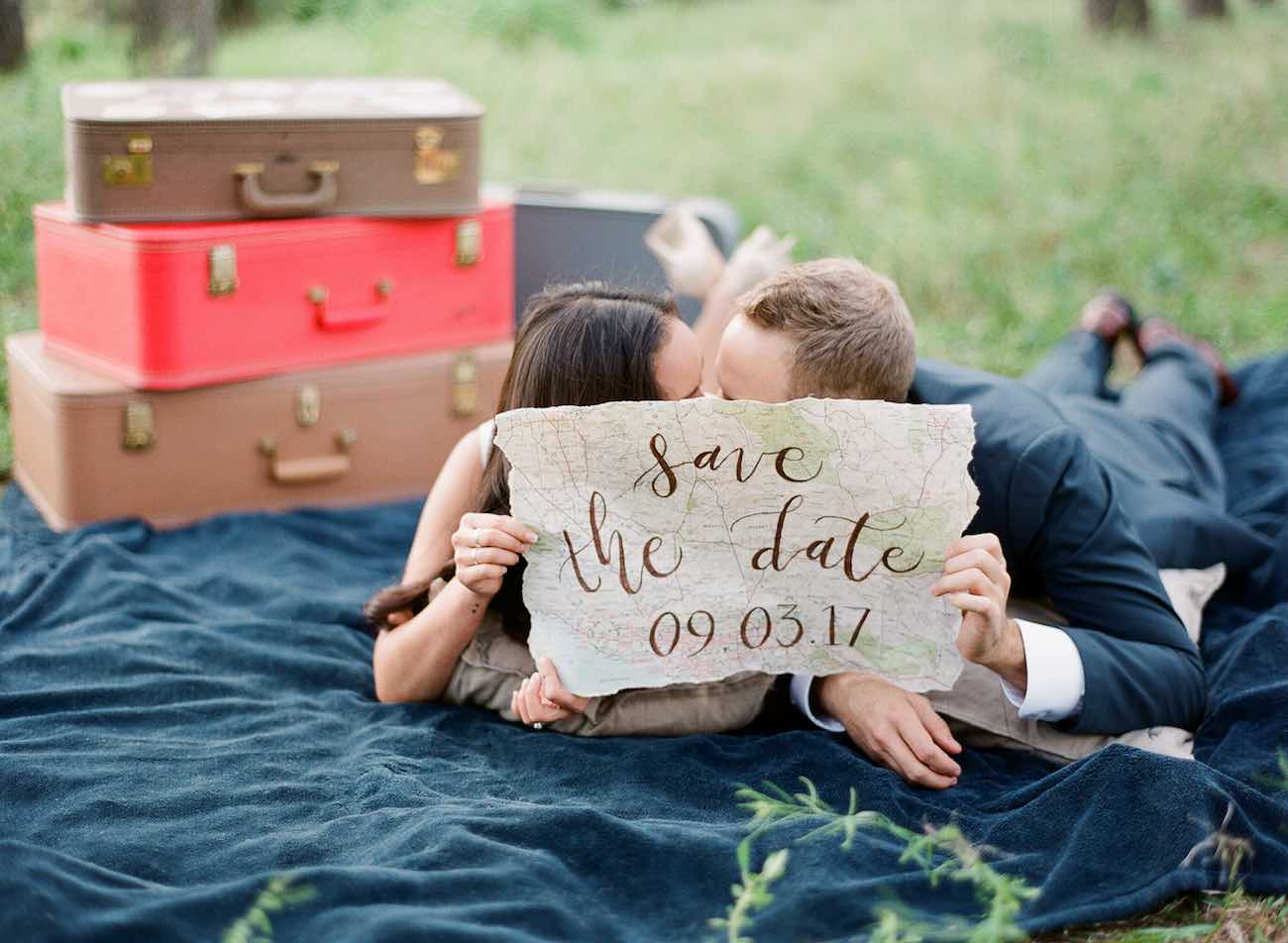 The cutest Travel Themed Engagement Photo Ideas by Bowtie and Bloom