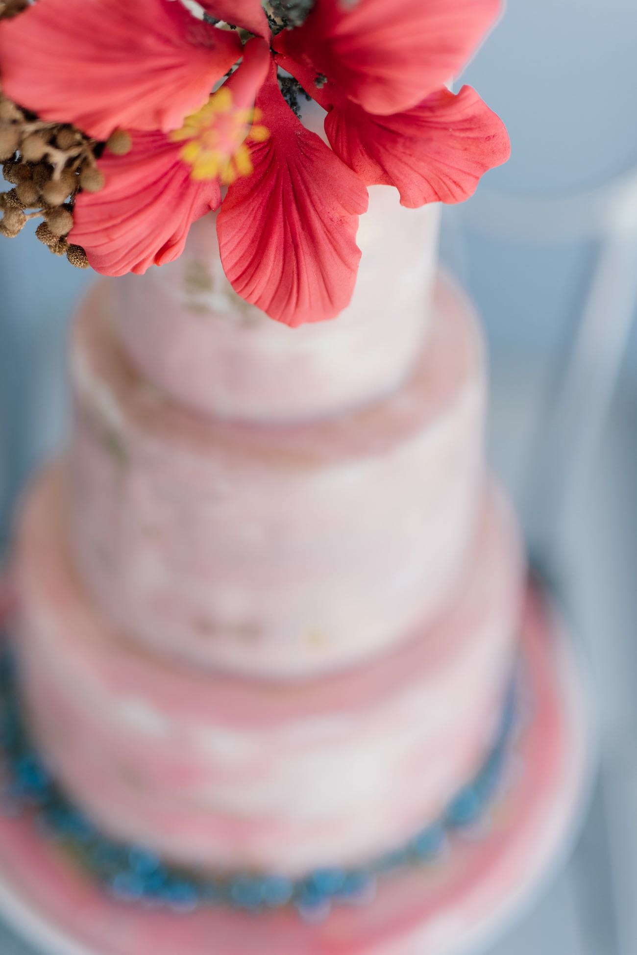 Pink hibiscus tropical cake topper. Click for the most absolutely gorgeous Tropical Wedding ideas ever! 
