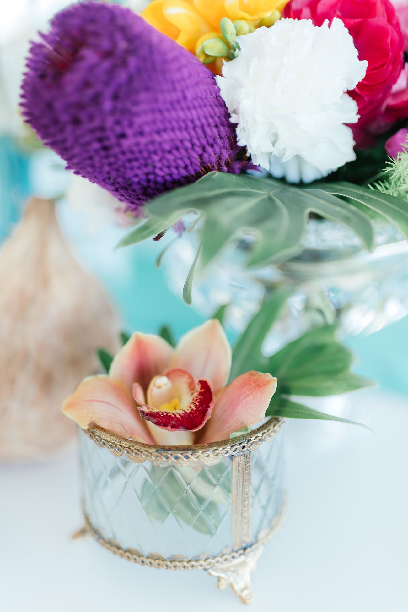 Tropical wedding flowers. Click for the most absolutely gorgeous Tropical Wedding ideas ever!