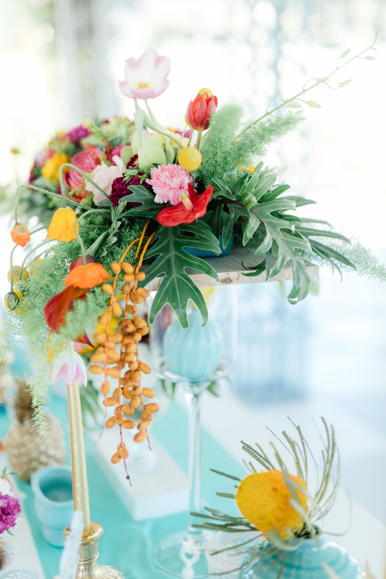 Gorgeous tropical wedding flower decor. Click for the most absolutely gorgeous Tropical Wedding ideas ever!